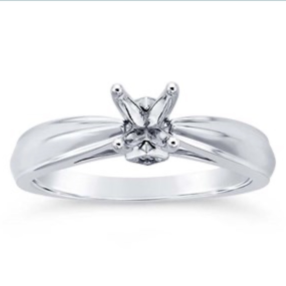 14kt solid white gold ring engagement for women in 0.7 carat diamond ring!